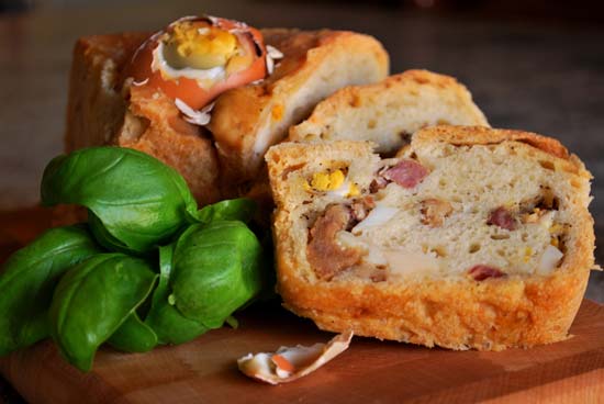 Traditional Napolitan Easter dish: the casatiello. Chec our blog for more info about Roman and italian curiosities