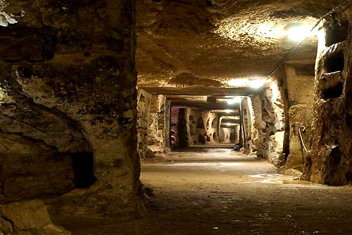 Catacombs in Rome. Join our tour of the catacombs, book a guided tour in Rome and discover the subterranean Rome